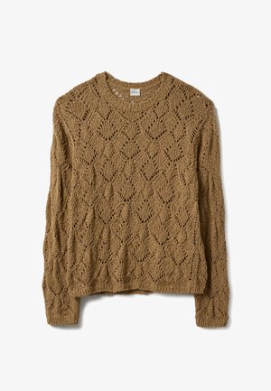 Gebreide trui in gestructureerd bruin garen met een opengewerkt bladmotief, een afgeronde halslijn en lange mouwen, met een cropped zoom.