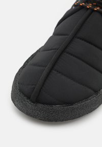 Clarks Originals TREK CUP - Stringate sportive - black