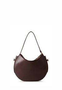 Borsa a tracolla in pelle marrone con forma arrotondata, cintura singola e dettagli in metallo dorato. Texture liscia, chiusura a zip.