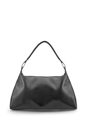 Borsa a tracolla in pelle nera con una singola tracolla curva e chiusura con cerniera superiore su sfondo bianco.