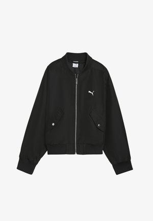 Juodas bomber stiliaus švarkas, pagamintas iš lengvos medžiagos, su užtrauktuku priekyje, gumiukais ant rankovių, dviem šoninėmis kišenėmis ir maža balta logotipu.