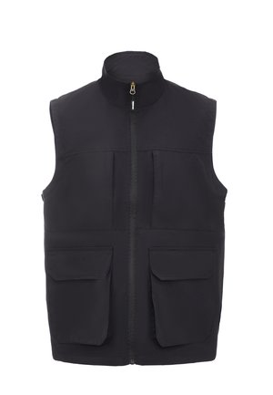 Zwarte mouwloze vest gemaakt van lichtgewicht stof met een hoge kraag, een ritssluiting aan de voorkant en twee grote zakken aan de voorkant.