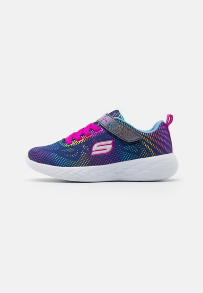 GO RUN 600 SHIMMER SPEEDER UNISEX - Chaussures de running sur route - navy/multicolor