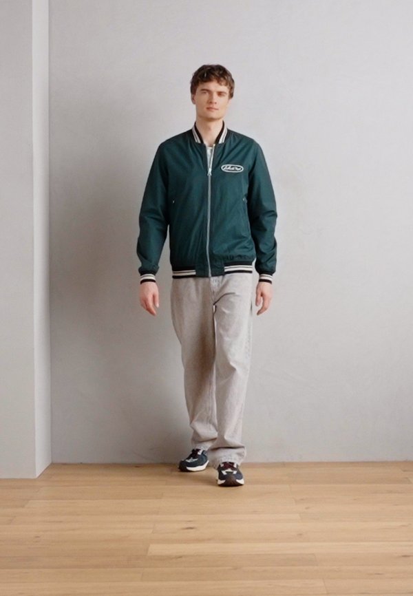 COLEBROOK - Bomber Jacket3