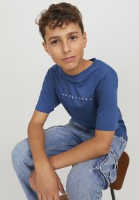 Jack & Jones Junior JJESTAR NOOS - Marškinėliai su spaudiniu - ensign blue