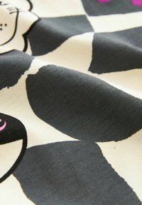 Next REGULAR FIT - Pižamos komplektas - black white character checkerboard