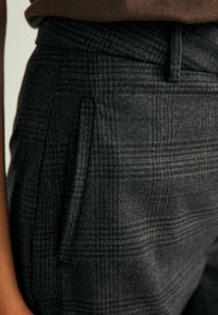 Next CHECK SLIM . TALL - REGULAR FIT - Pantaloni - grey black