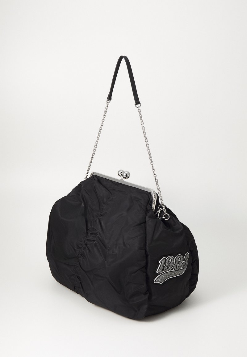 705607_7