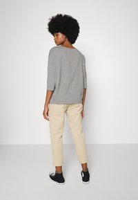 Esprit PANT - Calças cargo - sand