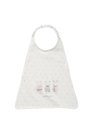 Weißes Baby-Lätzchen mit kleinem Lochmuster und Illustrationen von drei Tieren in pastellfarbenen Kleidern, beschriftet mit "meine lieben Freunde".