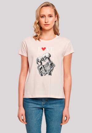 LOVE IS ALL YOU NEED - Print T-shirt - pink