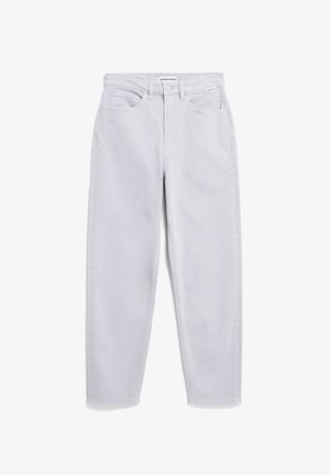 Jeans de mezclilla gris claro con un diseño de pierna recta. Presenta un estilo clásico de cinco bolsillos, pasadores para cinturón y cierre de botón. Textura suave.