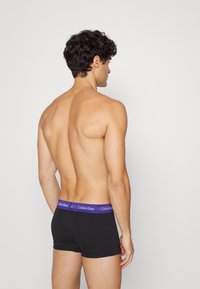 Calvin Klein Underwear LOW RISE TRUNK STRETCH 3 PACK - Bokserit - black