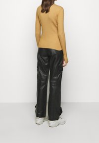 Holzweiler Strickpullover - camel