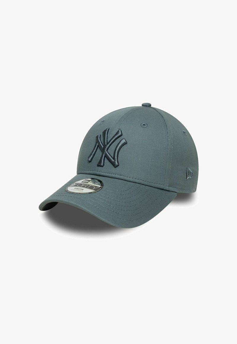 Graue Baseballmütze aus strukturiertem Stoff. Verfügt über ein gesticktes NY-Logo, einen gebogenen Schirm und Belüftungslöcher oben.