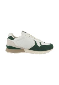 Sneaker bianca e verde con tomaia in pelle, dettagli in camoscio e un design testurizzato. Presenta suola beige e lacci rotondi.