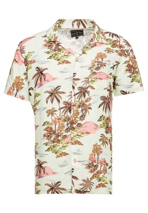 Chemise à manches courtes boutonnée avec motif tropical de palmiers et île en marron, vert et rose sur fond clair.