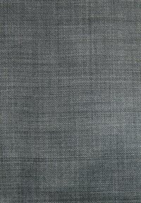 Tissu gris texturé avec un motif fin et tissé. Le matériau semble durable et présente une couleur uniforme sans embellissements visibles.