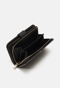 Furla CAMELIA M COMPACT WALLET - Peněženka - nero