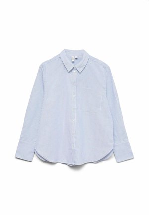 Gaiši zilas krāsas krekls ar vertikālām baltām svītrām, apkakles kakla izgriezumu, garām piedurknēm un krūšu kabatu. Apaļa apakša un gluda auduma tekstūra.