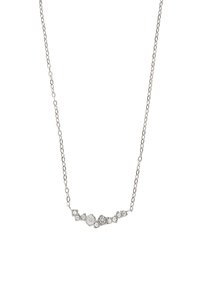 Srebrny naszyjnik z łańcuszka, ozdobiony skupiskiem okrągłych, błyszczących kamieni szlachetnych w różnych rozmiarach, ułożonych w liniowy wzór.