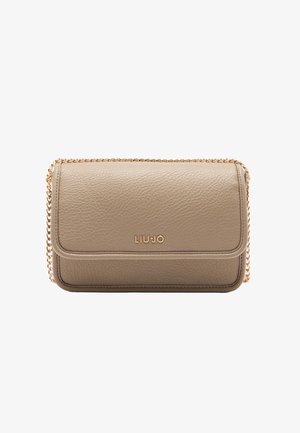 Borsa a tracolla in pelle beige con texture, con tracolla a catena dorata e piccolo logo "LIU JO" dorato sulla patta anteriore.