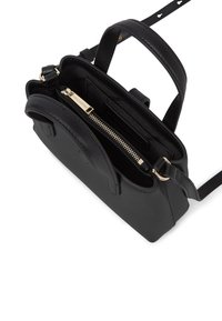 Čierna kožená kabelka s dvoma uchami, nastaviteľným pásom a vnútorným zipsovým oddielom s kovovou zipsovou úchytkou v zlatom odtieni.
