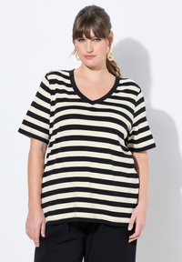 Zwart en beige gestreepte katoenen T-shirt met een V-hals en korte mouwen, met een losse pasvorm en een zachte structuur.