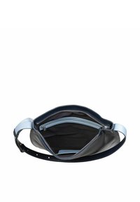 Marine leren tas met een lichtblauwe schouderband, voorzien van een hoofdcompartiment met rits en een extra ritsvak, interieur gevoerd met zwarte stof.