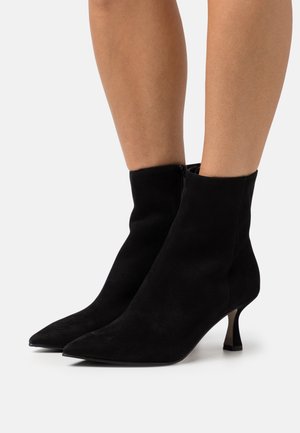 Kennel + Schmenger, Bottines - black