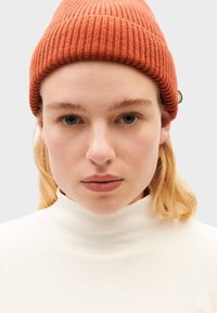 Thinking Mu Muts - light brown