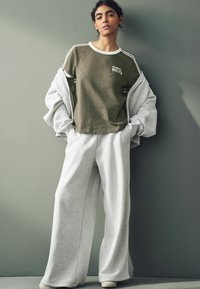 Next REGULAR FIT - SHORT SLEEVE COUNTRY GRAPHIC - Apdrukāts T-krekls - green