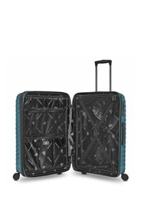 Maleta rígida en color teal, con un diseño de dos compartimentos. El interior incluye bolsillos de malla, forro negro con patrón de logo y correas cruzadas.