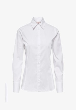 Camisa blanca de manga larga para mujer con botones, cuello puntiagudo y cintura entallada sobre un fondo blanco.