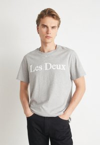 Les Deux CHARLES - Tričko s potlačou - light grey