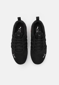Puma AXELION - Tréningová obuv - black/silver/high risk red