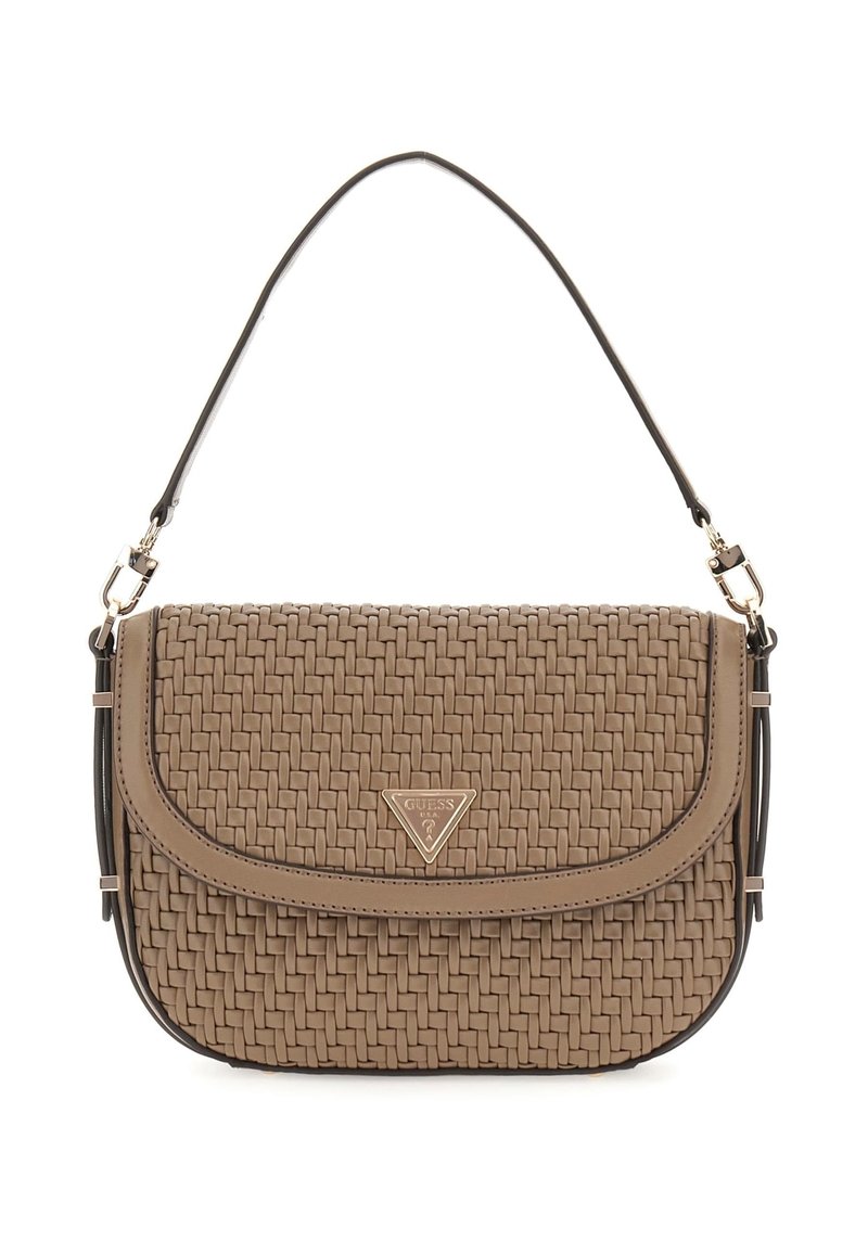 Sac à main beige tissé avec une surface texturée, une bordure en cuir et un logo triangulaire doré. Comprend une bandoulière ajustable unique.