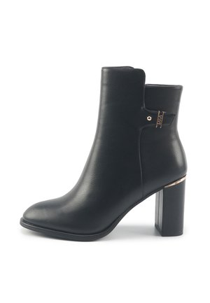 Stiefelette - black