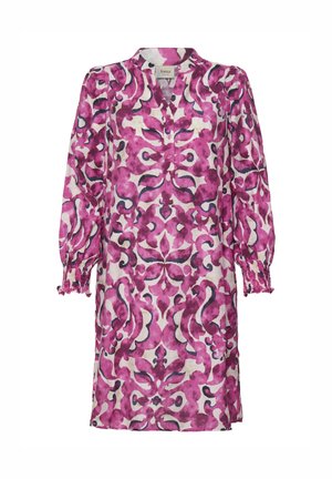 Šaty s kvetinovým vzorom v ružovo-bielej farbe, s rozopínateľným výstrihom do V na gombíky a dlhými naberanými rukávmi s elastickými manžetami, vyrobené z ľahkej látky.