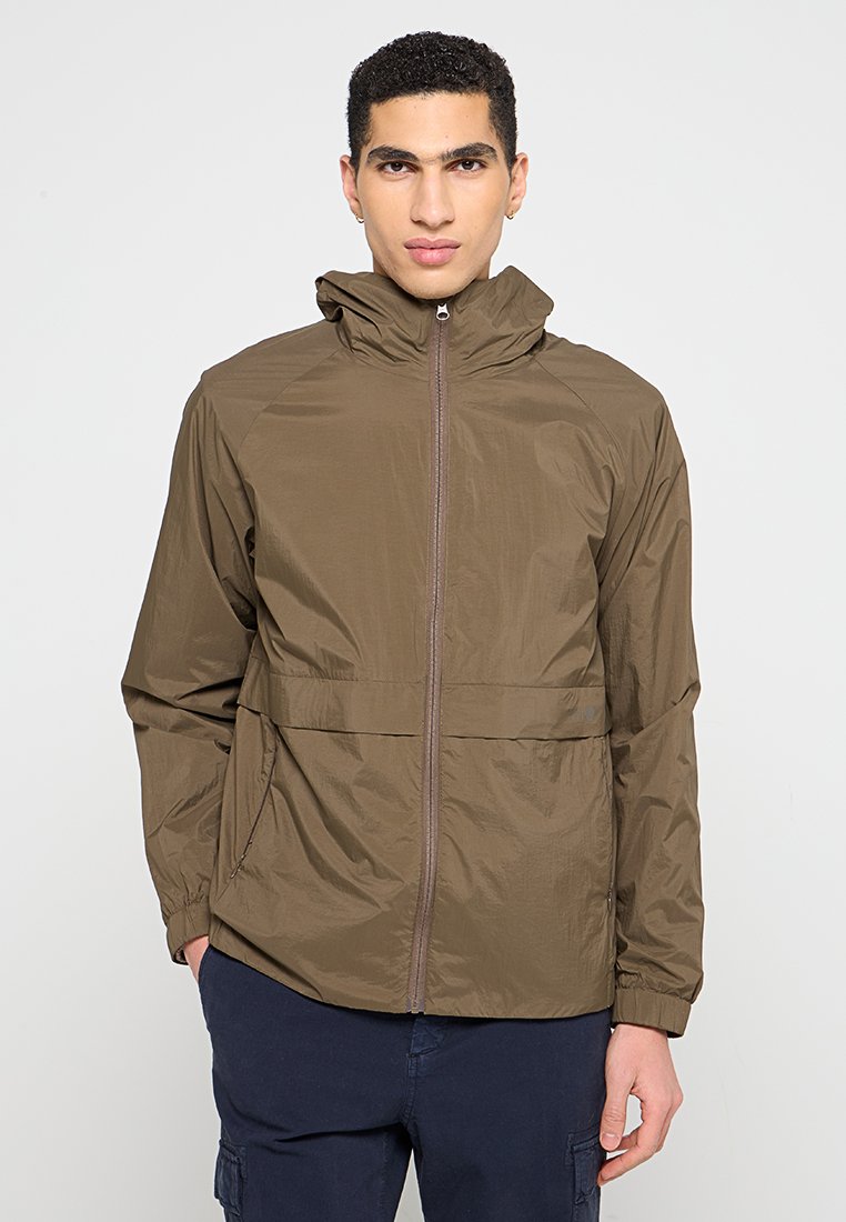 NN.07 Lichte jas lichtbruin