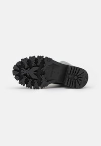 Patrizia Pepe Botines con plataforma - black