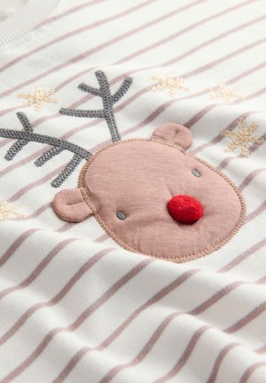 Gestreifter Stoff zeigt eine Rentier-Applikation mit beigem Gesicht, grauen Geweihen und roter Nase, ergänzt durch gestickte Schneeflocken.