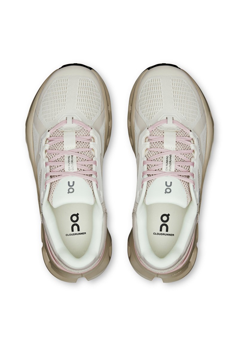 On CLOUDRUNNER 2 WIDE - Silniční běžecké boty - ivory mauve