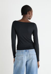 Hollister Co. EMEA FLAT SEAMLESS BOAT NECK - Ilgarankovis viršutinės dalies drabužis - casual black