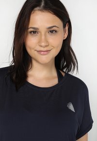 Active by Zizzi ABASIC ONE - T-shirt basic - night sky