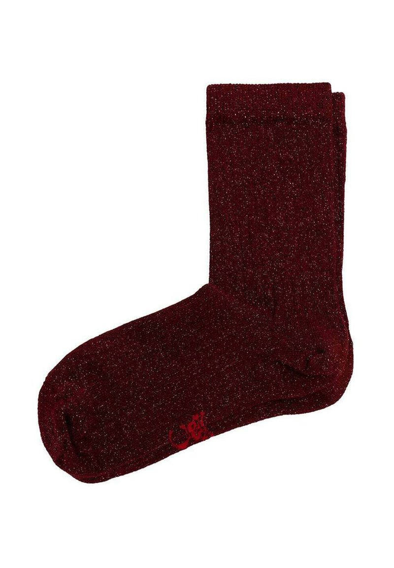 Calcetines burdeos de material texturizado con un acabado brillante. Presentan un puño acanalado y un pequeño logo rojo en el lateral.