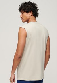 Superdry & Co ESSENTIAL beżowy