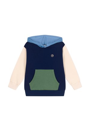 Bluza z kapturem z kremowymi długimi rękawami, granatowym korpusem, jasnoniebieską podszewką kaptura i zieloną przednią kieszenią z małym okrągłym logo na piersi.