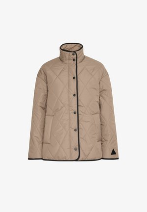 Beige gepolsterte Jacke mit hohem Kragen, versehen mit einem Rautenmuster, schwarzem Besatz und Fronttaschen mit Druckknopfverschluss.