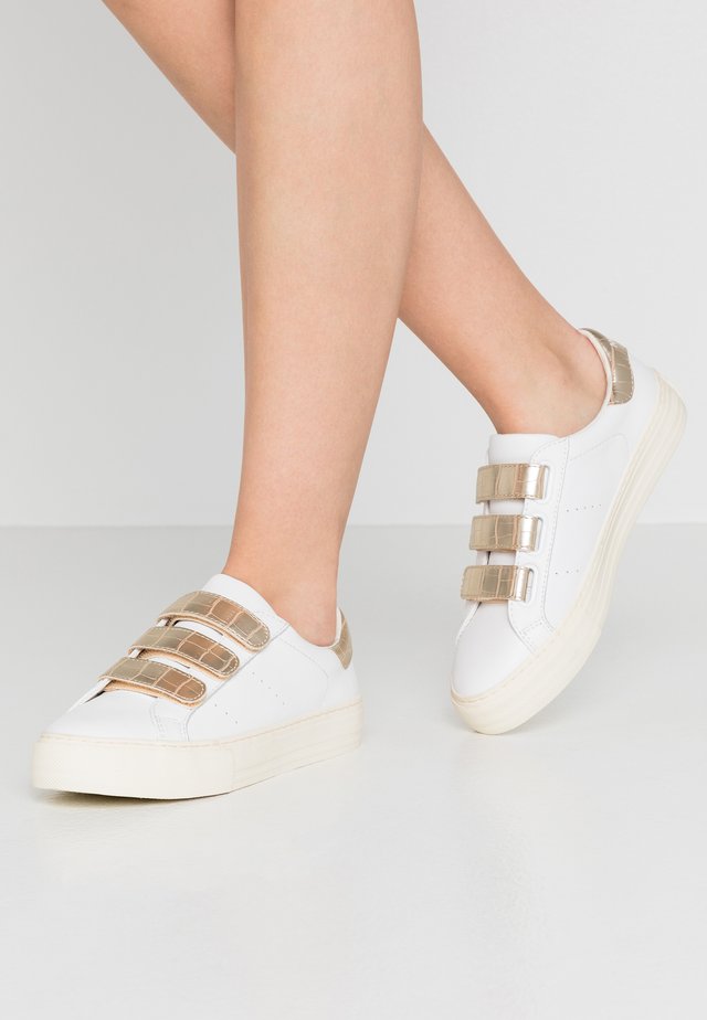 ARCADE STRAPS - Zapatillas - white/gold